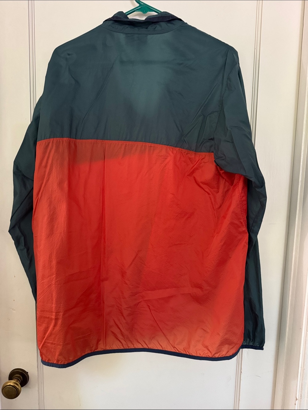 Patagonia Two-Tone Windbreaker Jacket in Forest Green & Coral - Picture 2 of 3